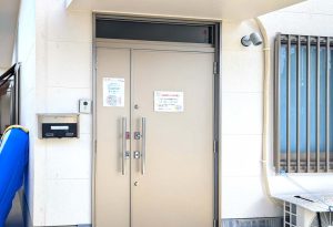 施設入口・セキュリティロック